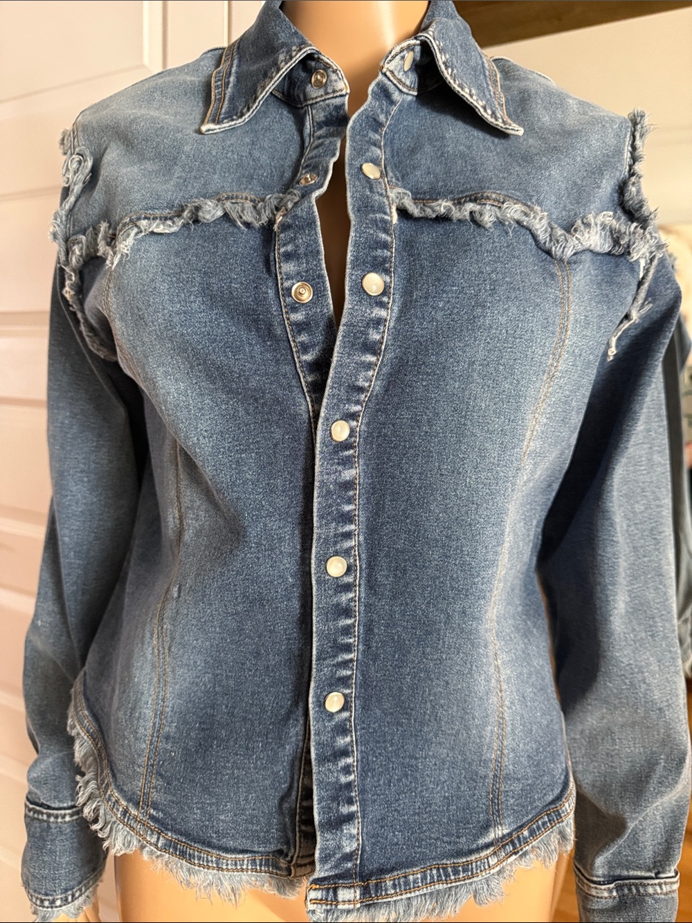 Jonathan G Distressed Frayed Denim Shirt Jacket – Size M